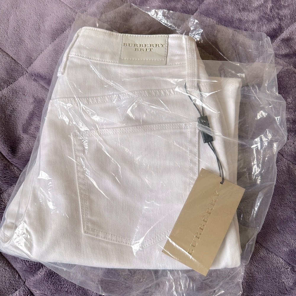 Burberry white straight ankle jeans (new with tags)